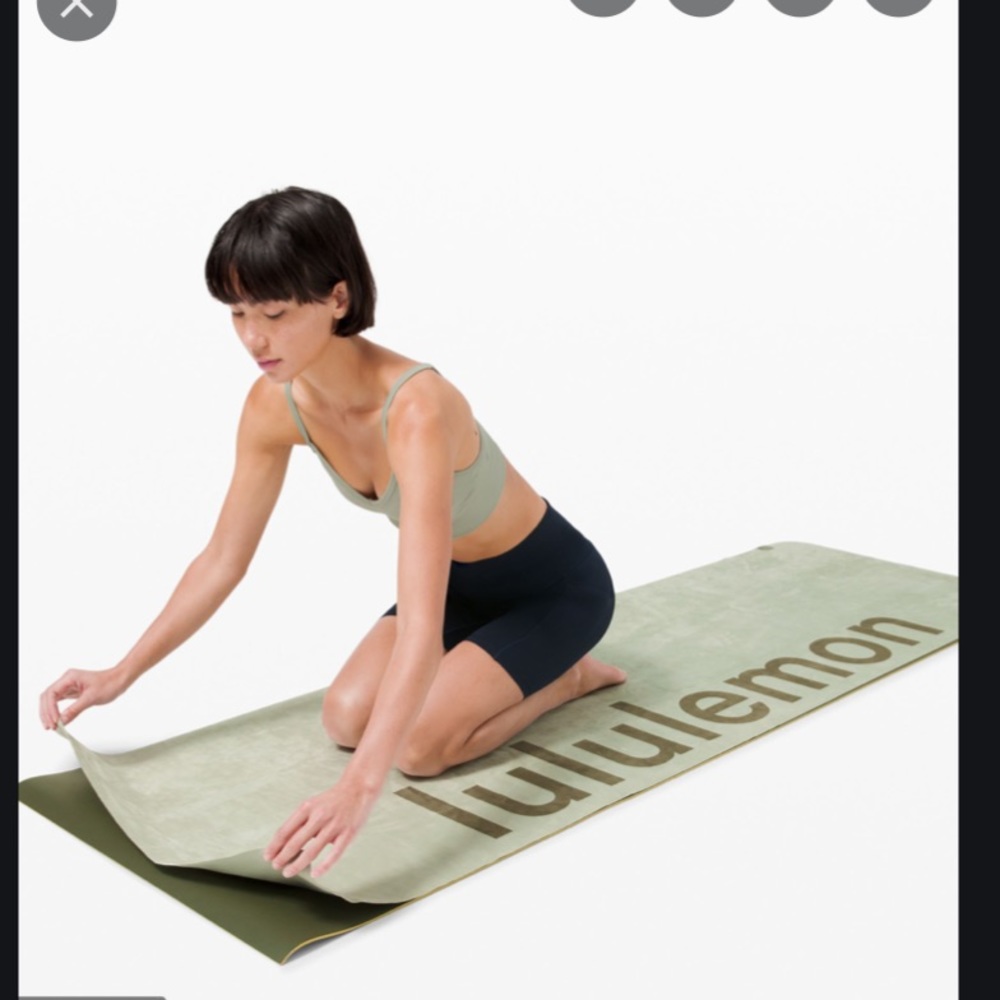 Lululemon yoga mat towel